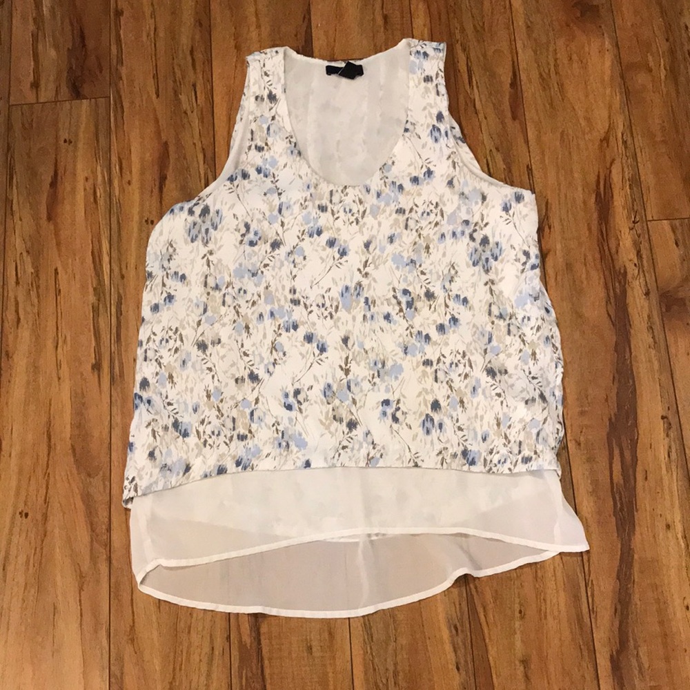 Gap layered top